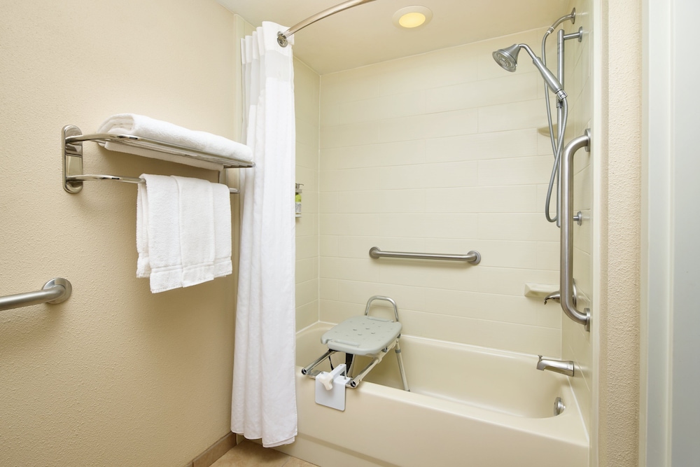 Holiday Inn Express & Suites Alpharetta Windward Parkway by IHG - photo 22