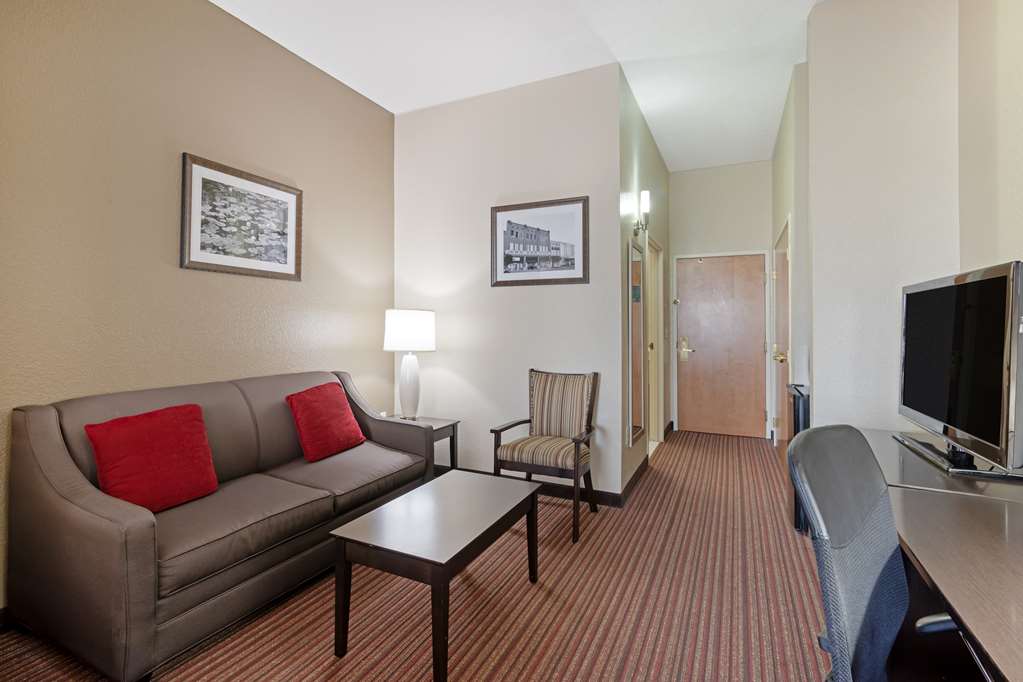 Best Western Plus Bradbury Inn & Suites - photo 36