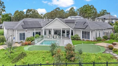 Hamptons On Figtree in Pokolbin, Australia