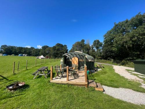 Yurt - carbon neutral hotel in Hayle