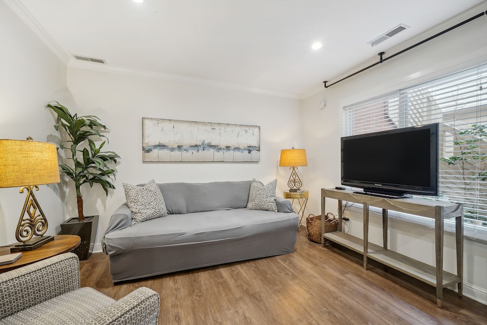 Downtown Wilmington Studio in Historic District - featured photo