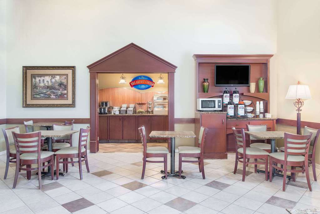 Baymont by Wyndham Litchfield - photo 23