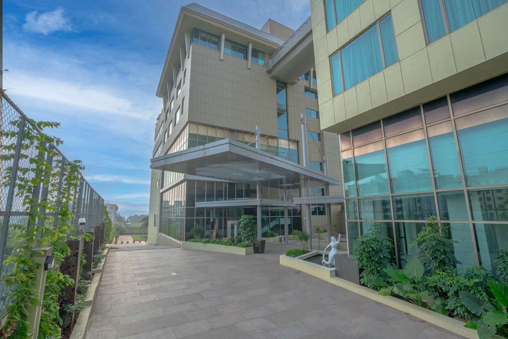 Radisson Blu Pune Hinjawadi — 4-Star Luxury Hotel in Pune, India