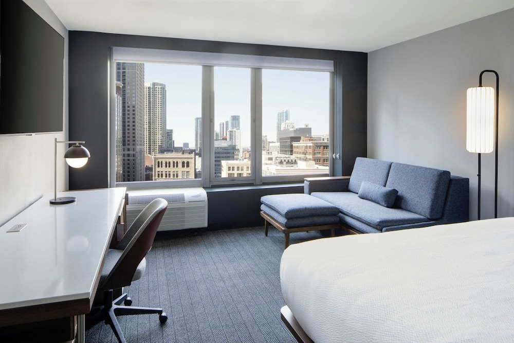 Courtyard by Marriott Chicago Downtown River North - photo 12