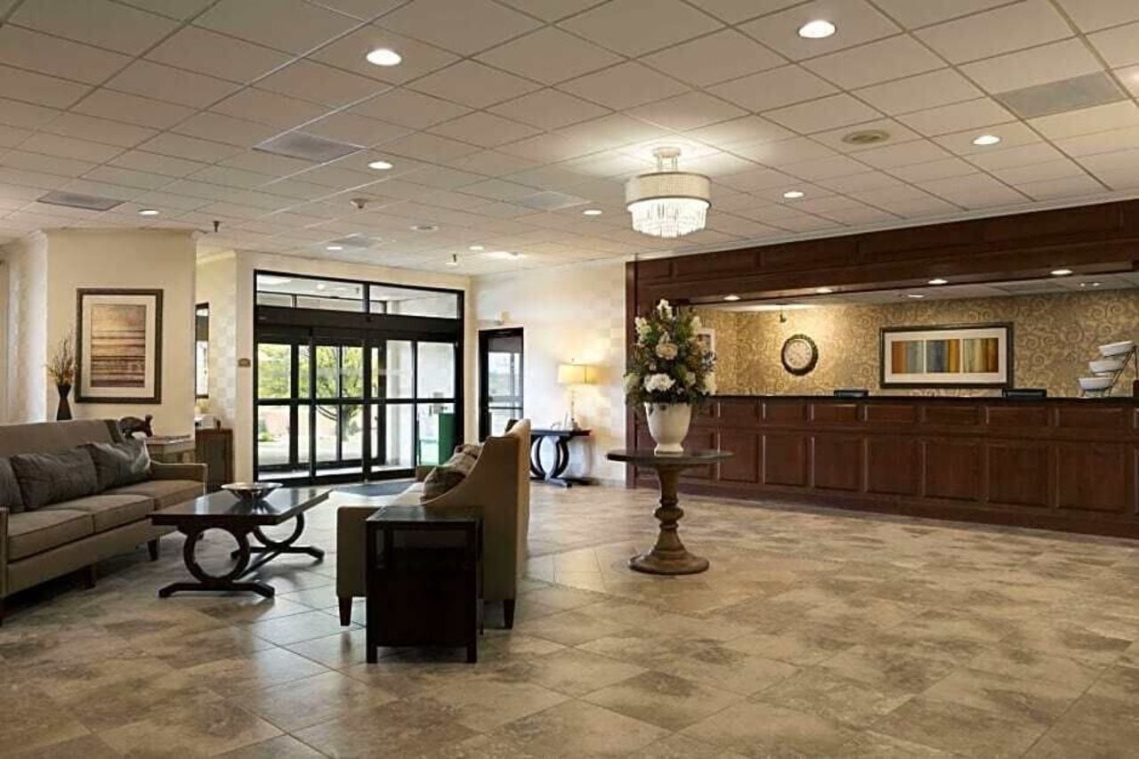 Ramada by Wyndham Greensburg Hotel and Conference Center - photo 3