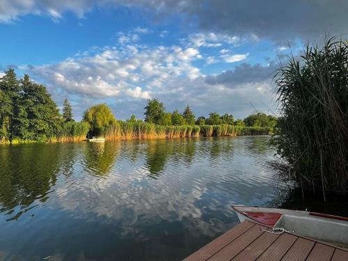 Onyx Vendégház vízparti nyaraló in Gyomaendrod, Hungary