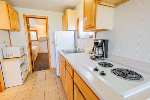 Kebek 3 Oceanside Motel - photo 8