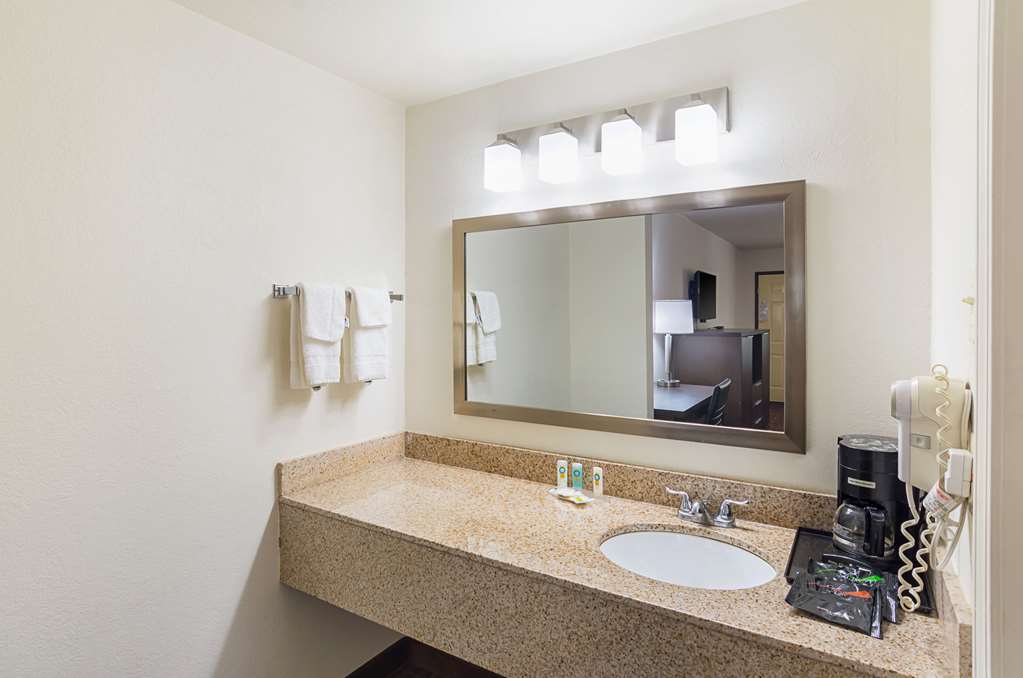Quality Inn Amarillo East - photo 17