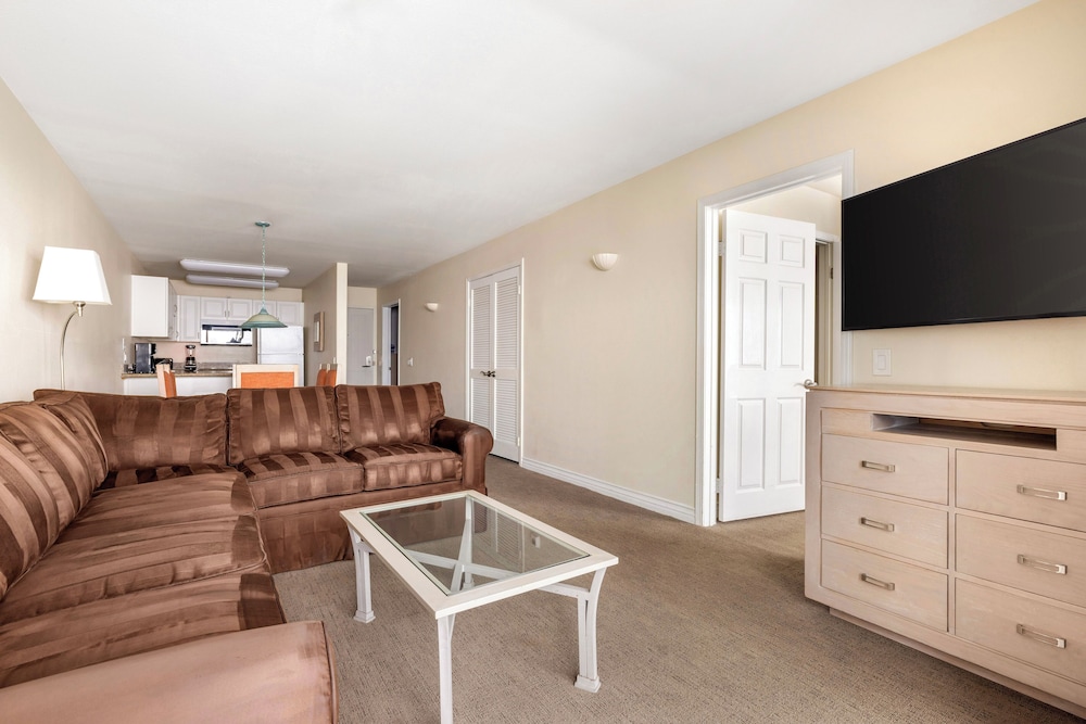 Hilton Vacation Club Riviera Beach & Shores CA - photo 32