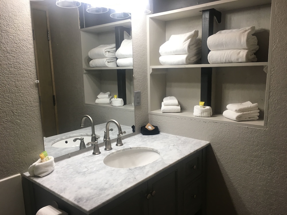 The Hotel Sturgis - photo 48