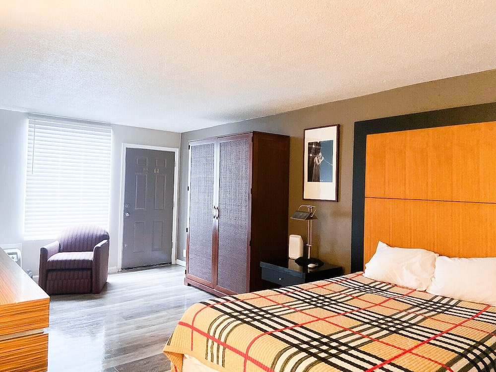 Apm Inn & Suites - photo 8