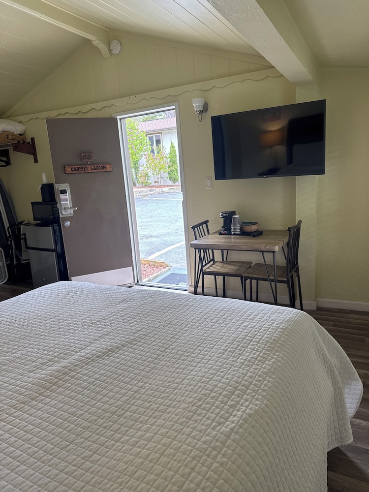 Carmel Resort Inn - photo 34