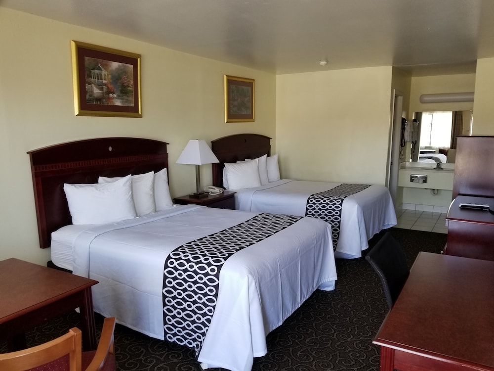 Shiloh Inn - photo 4