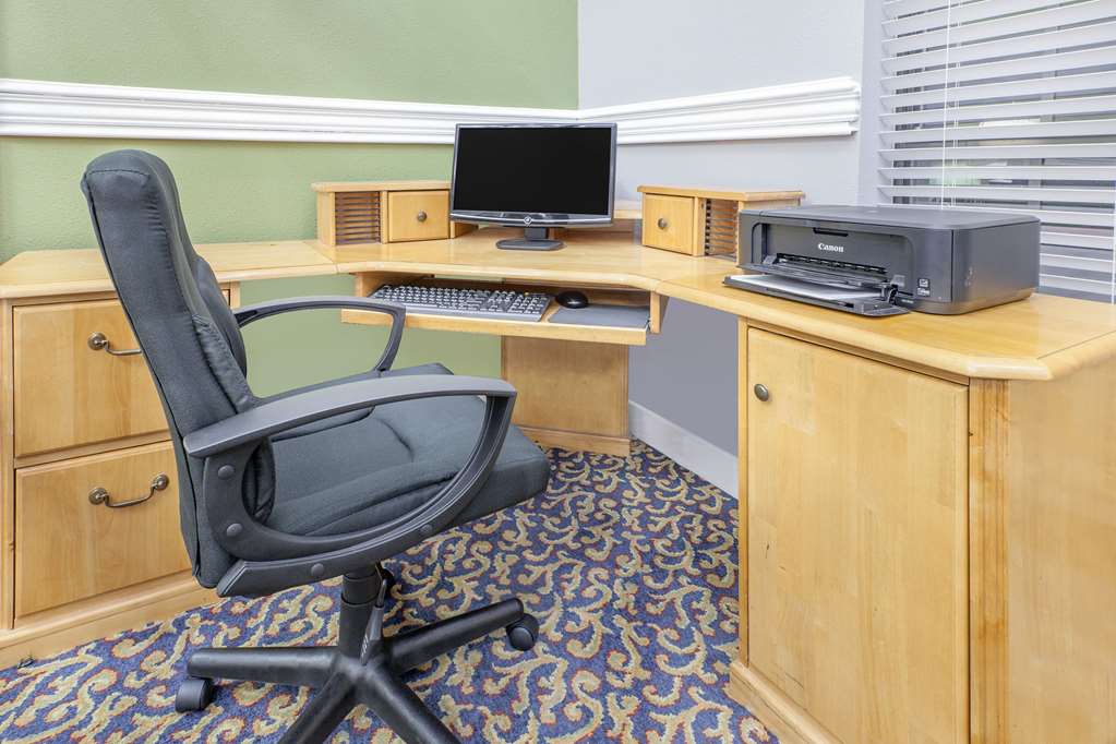 Super 8 by Wyndham Lowell Bentonville Rogers Area - photo 16