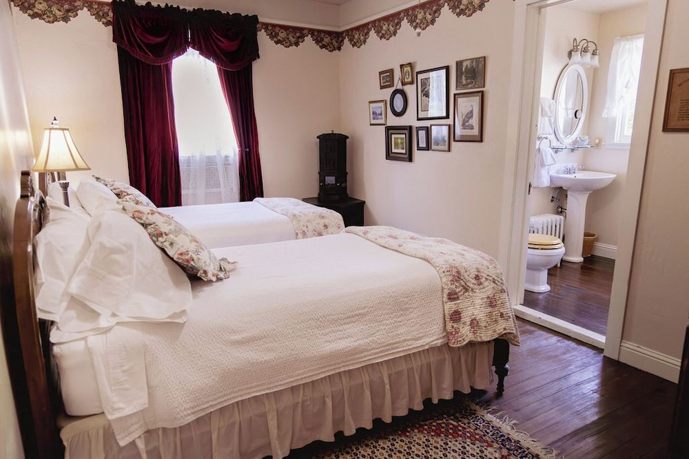 Weaverville Hotel - photo 39