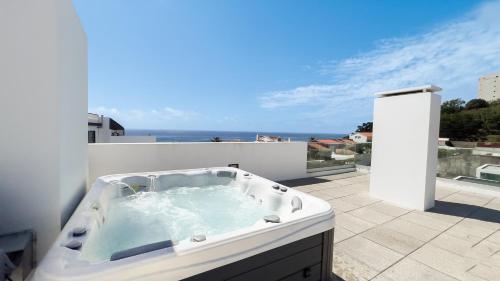 Oceanside East — 4-Star Luxury Hotel in Ponta Delgada, Portugal