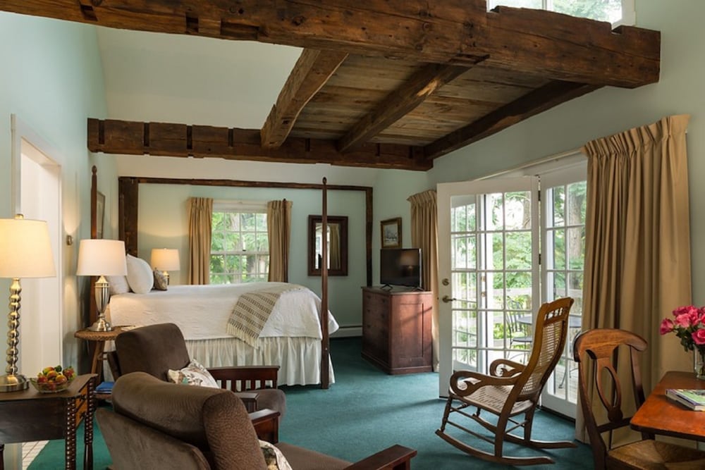 Chesterfield Inn - photo 5