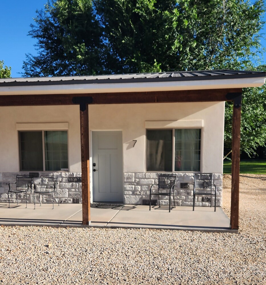Hurricane Hideaway Lodging - photo 40