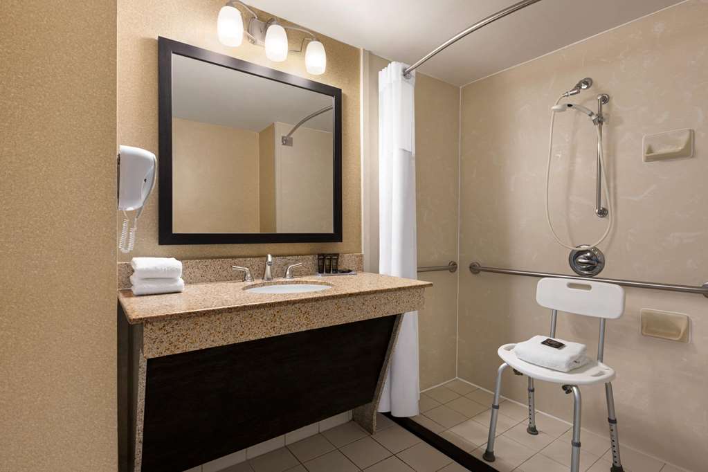 Wingate by Wyndham Wilmington - photo 13