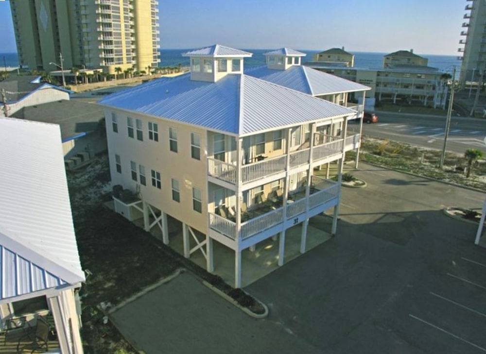 Spinnaker Pointe 3a 3 Bedroom Duplex by RedAwning — 4-Star Luxury Hotel in Gulf Shores, United States