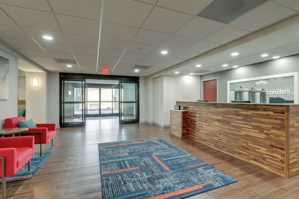 Hampton Inn & Suites St. Louis Edwardsville - photo 6