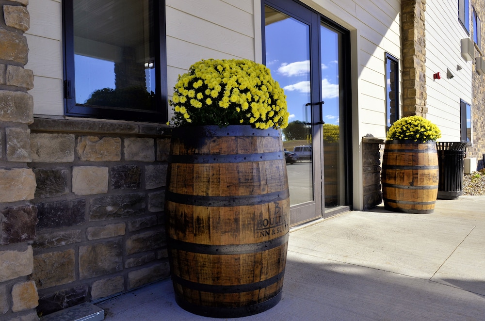 Cobblestone Inn & Suites Manning - photo 101