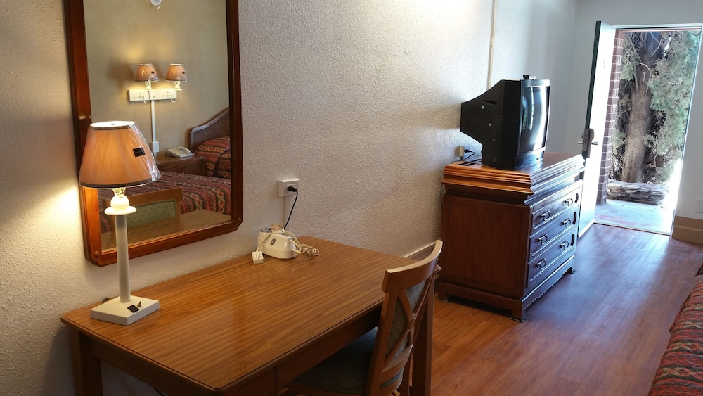 Tri State Inn - photo 10