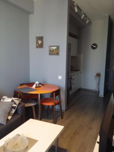 GG Home new cozy 2 bedroom apartment on 16th floor