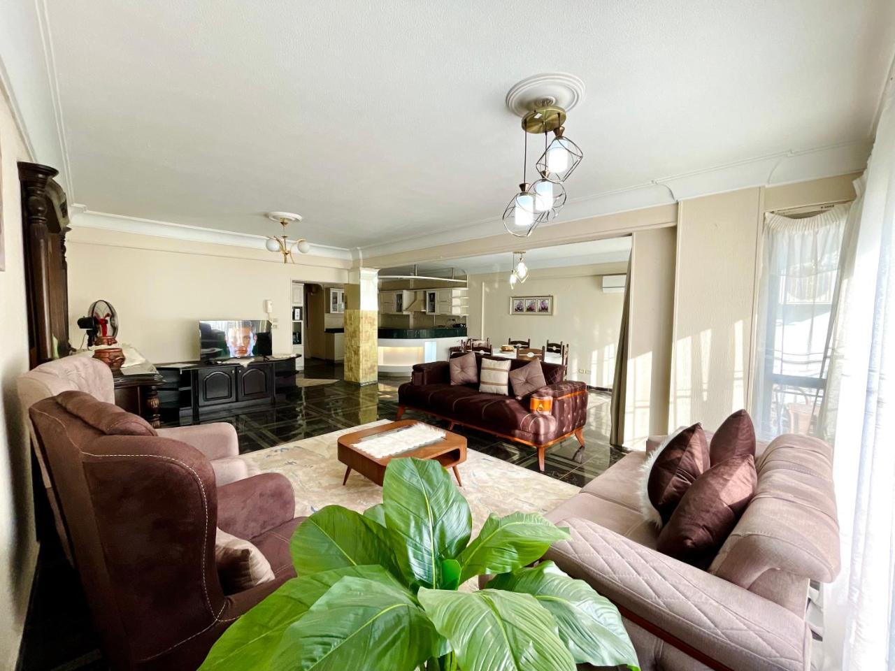 The Maadi Hideout Stylish 2br Near Degla — Cairo