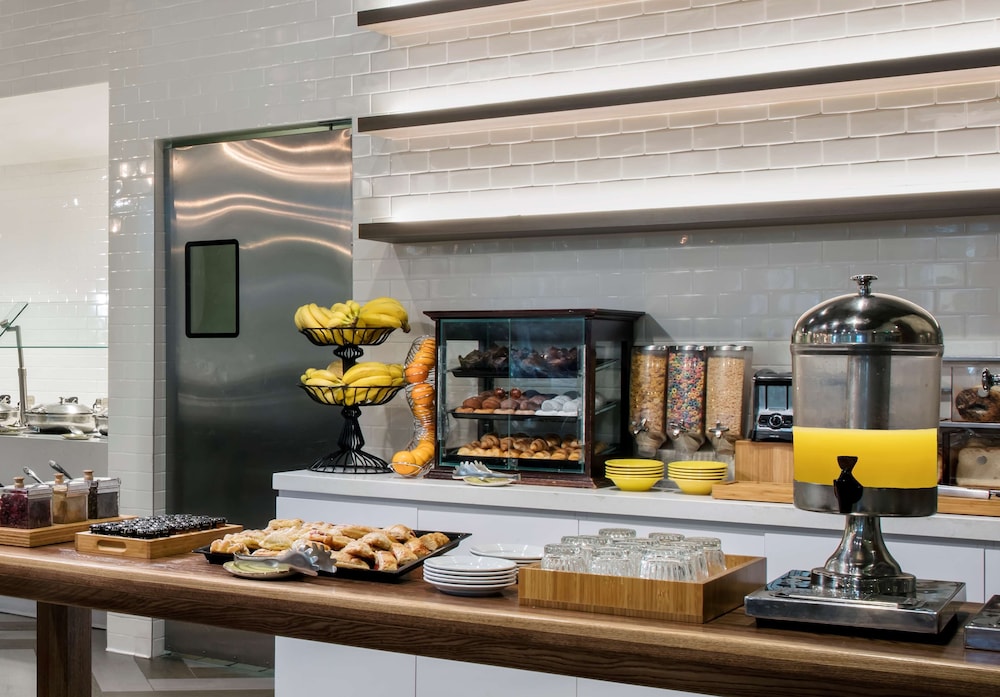 DoubleTree by Hilton Hotel Miami Airport & Convention Center - photo 57