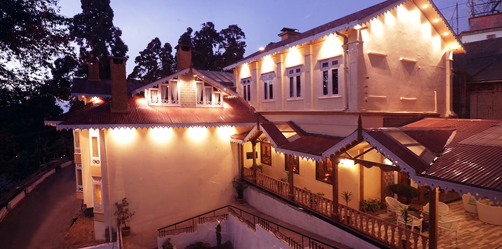 Pinetree Heritage Wing - carbon neutral hotel in Darjiling