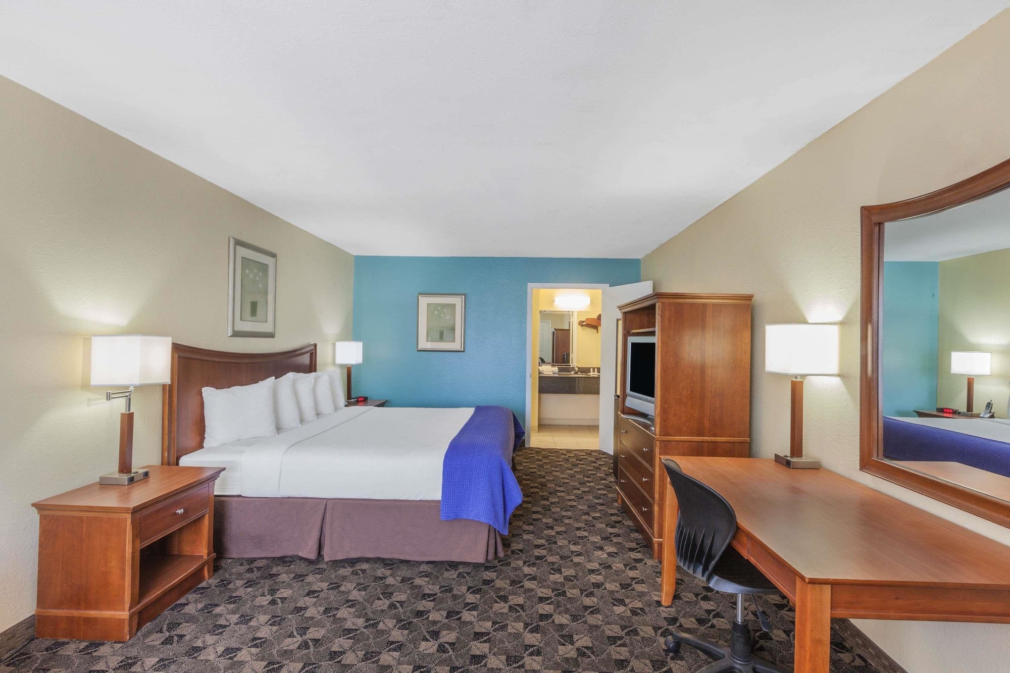 Days Inn by Wyndham Natchitoches - photo 2