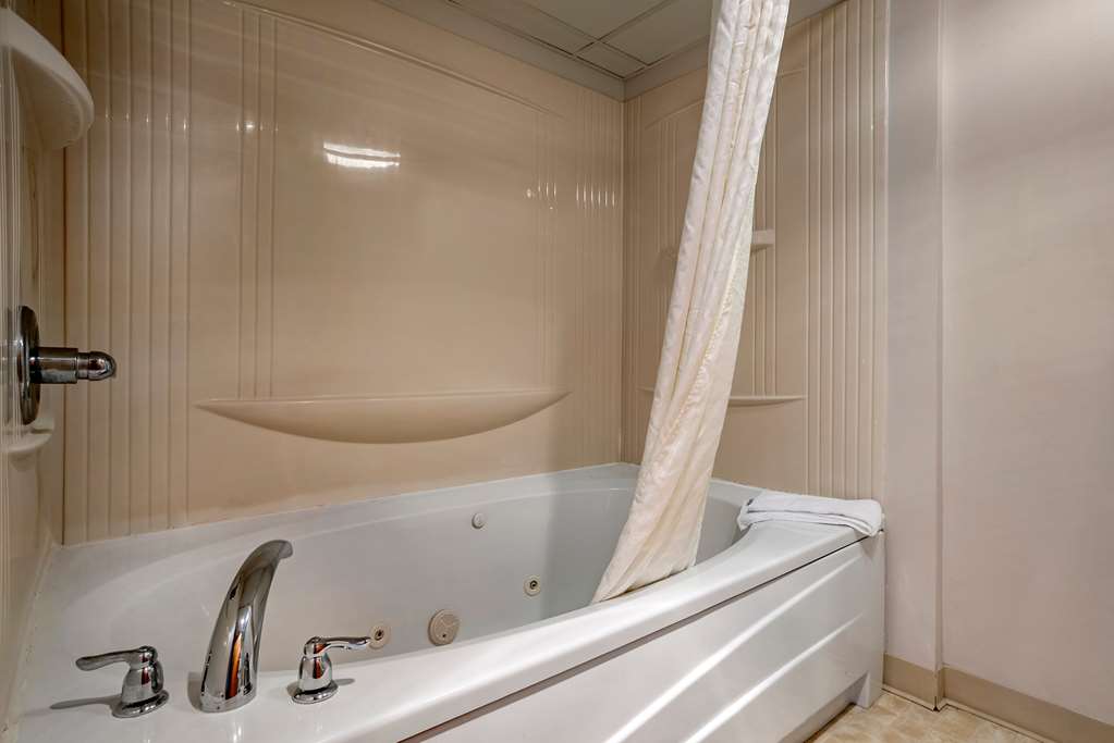 Econo Lodge Inn & Suites Rehoboth Beach - photo 21
