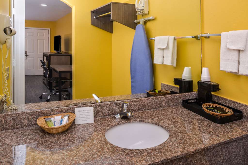 Americas Best Value Inn West Columbia - photo 15