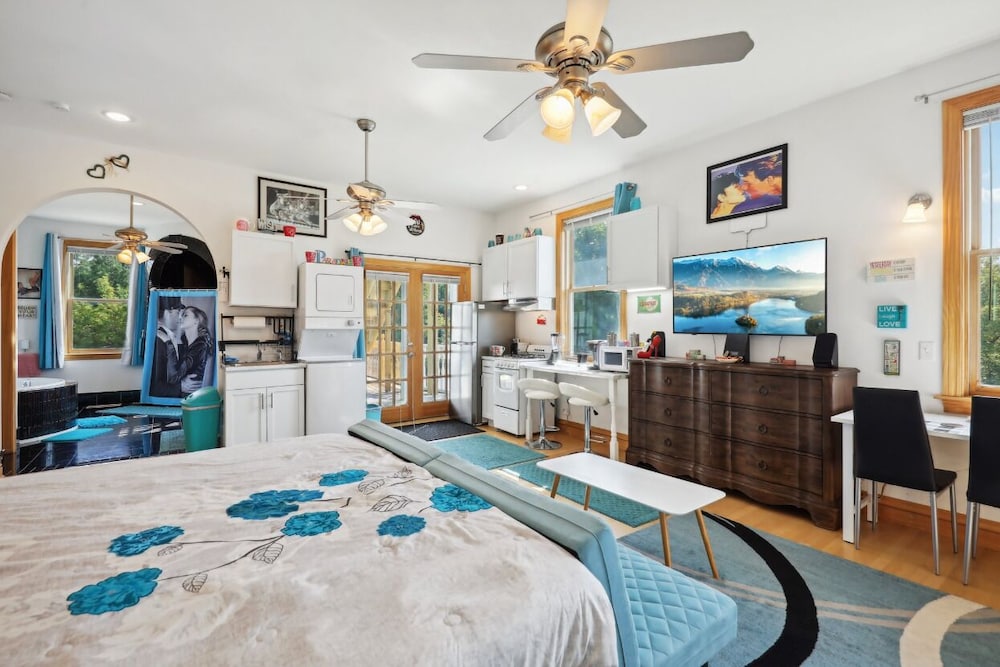 Starlight Tower Suite 1 Bedroom With Stunning Views 1 Villa by RedAwning - photo 3