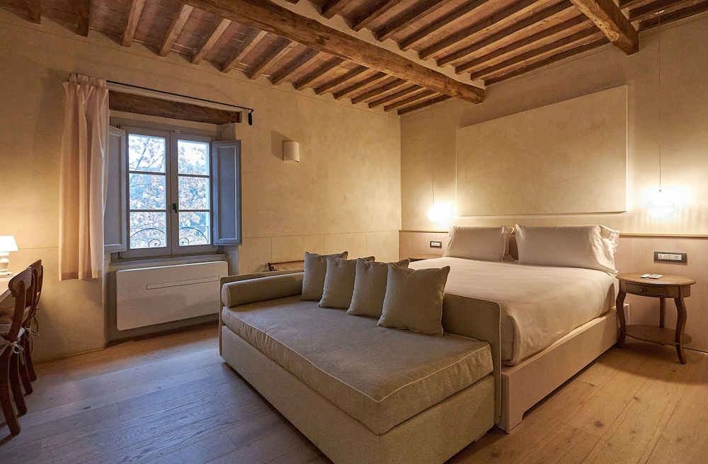 Saturnalia Village Rooms — 4-Star Luxury Hotel in Manciano, Italy