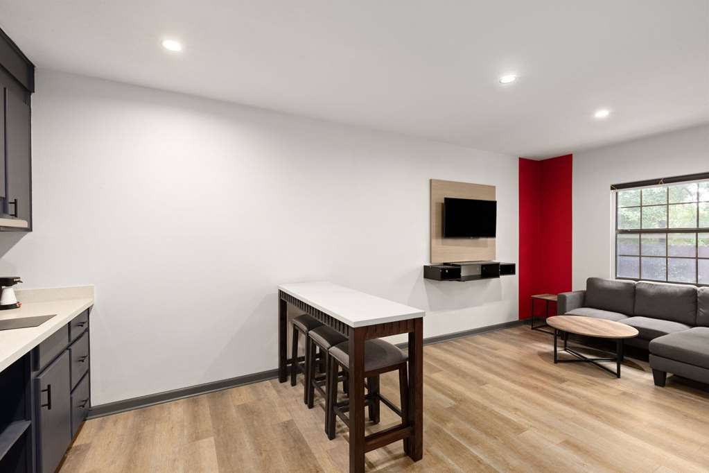 Ramada by Wyndham Studio Suites Dothan - photo 12