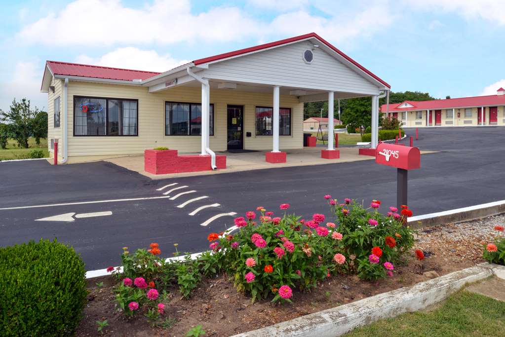 Americas Best Value Inn Wildersville - photo 4