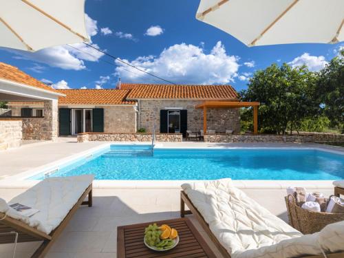 Holiday Home Villa di Perla by Interhome — 4-Star Luxury Hotel in Primosten, Croatia