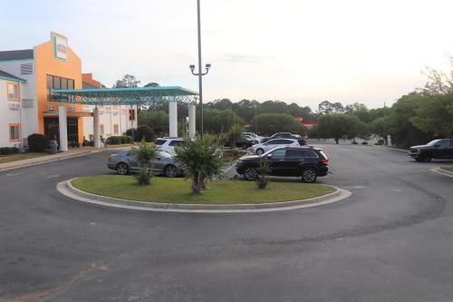 Howard Johnson by Wyndham Tifton GA I 75 - photo 33