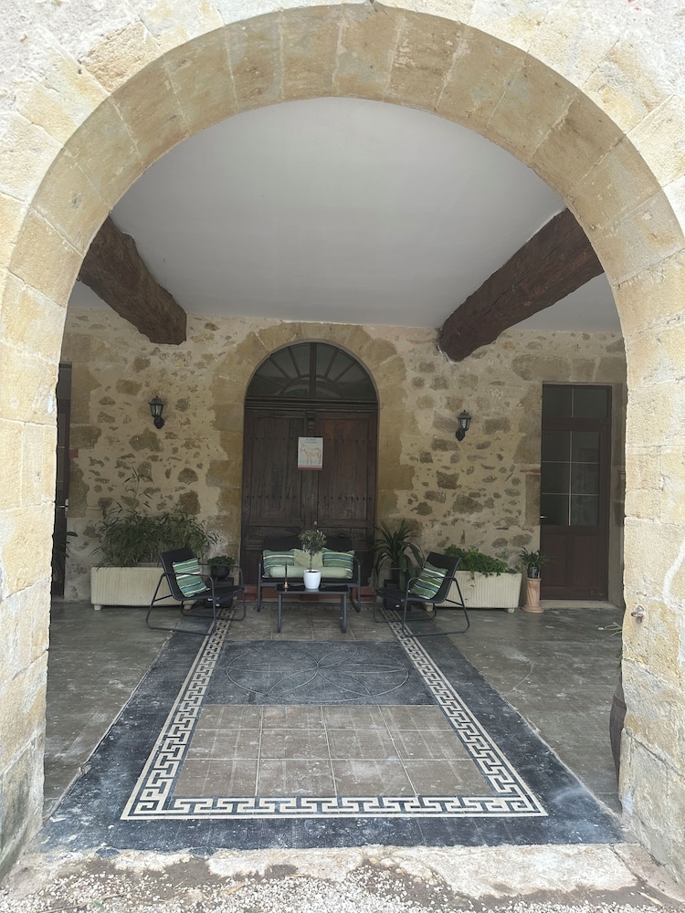 Celinatura - carbon neutral hotel in Unknown City
