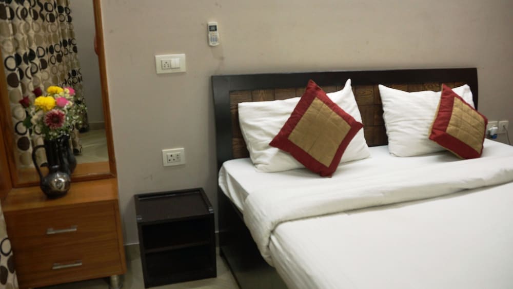 Maxfort Hospital Apartment