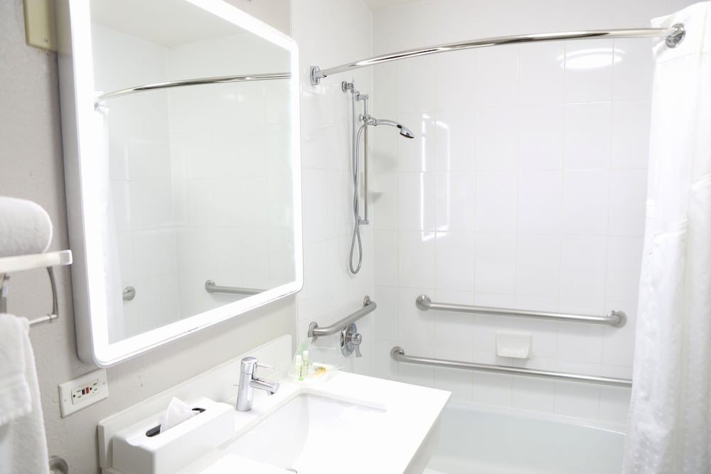 Holiday Inn Chicago Oakbrook by IHG - photo 24