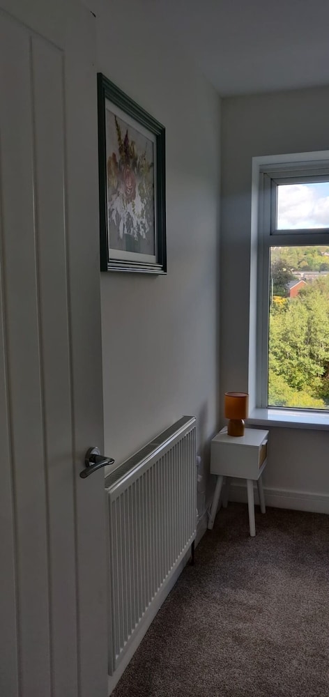Raymond Views — Pontypridd — photo 5