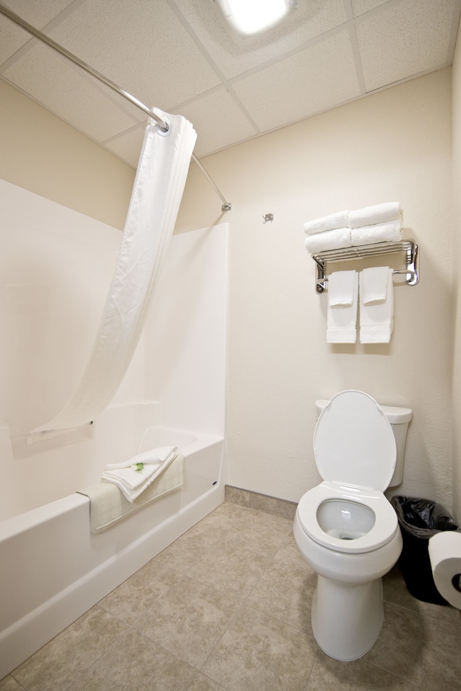 Cobblestone Inn & Suites Manchester - photo 30