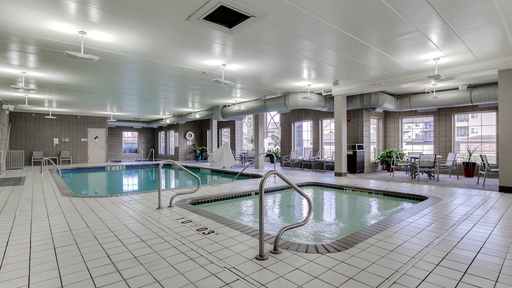 Holiday Inn Express Hotel & Suites St. Cloud by IHG - photo 31