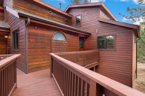 Bugle Pointe A15 by Estes Park Condos — 4-Star Luxury Hotel in Estes Park, United States