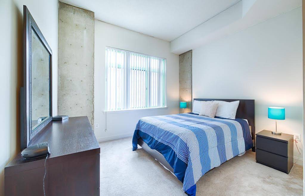 Verizon Center Pad - photo 12