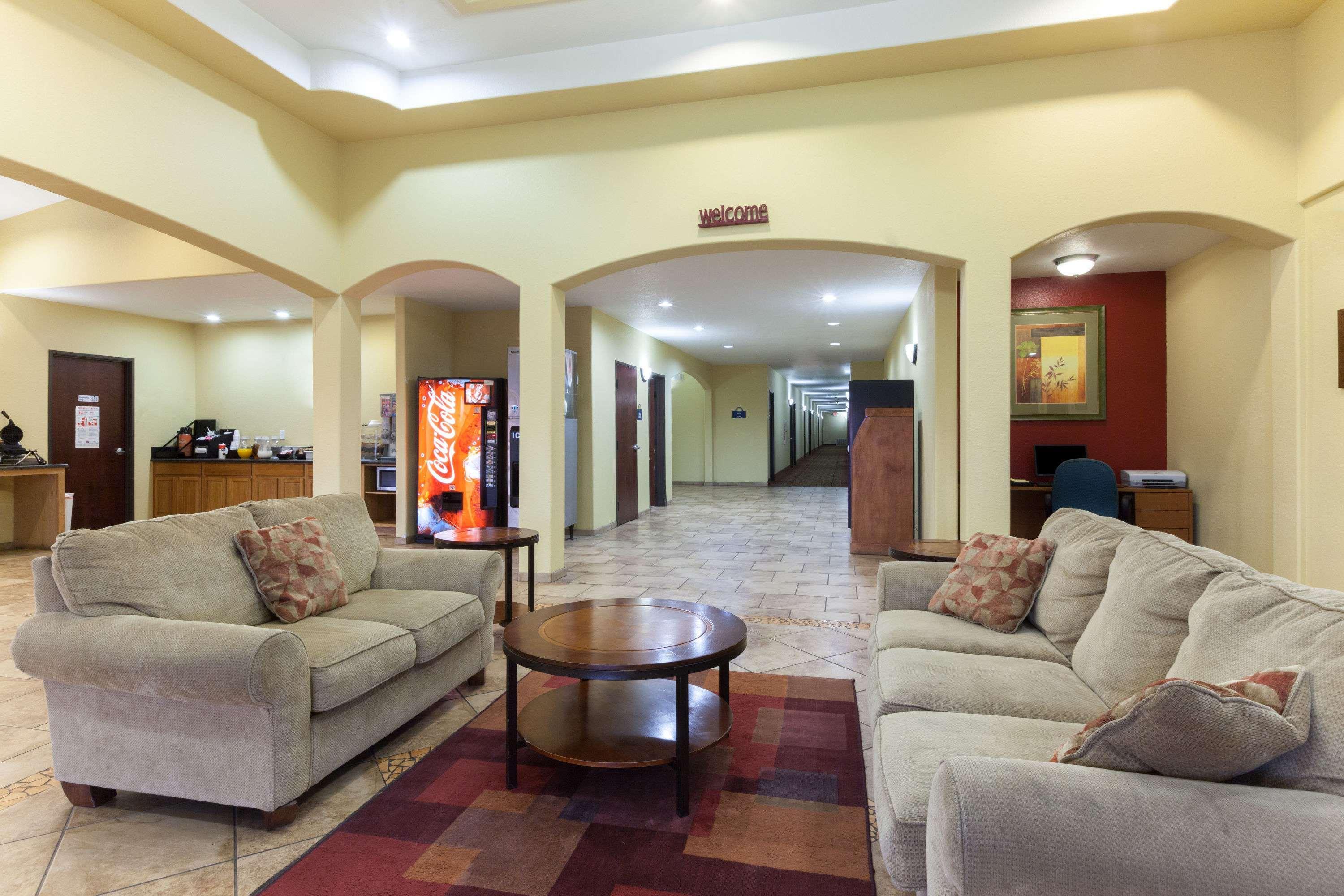 Days Inn by Wyndham San Antonio at Palo Alto - photo 18