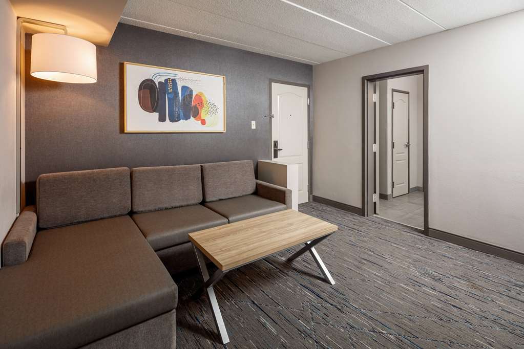 La Quinta Inn & Suites by Wyndham Lexington Park Patuxent - photo 24